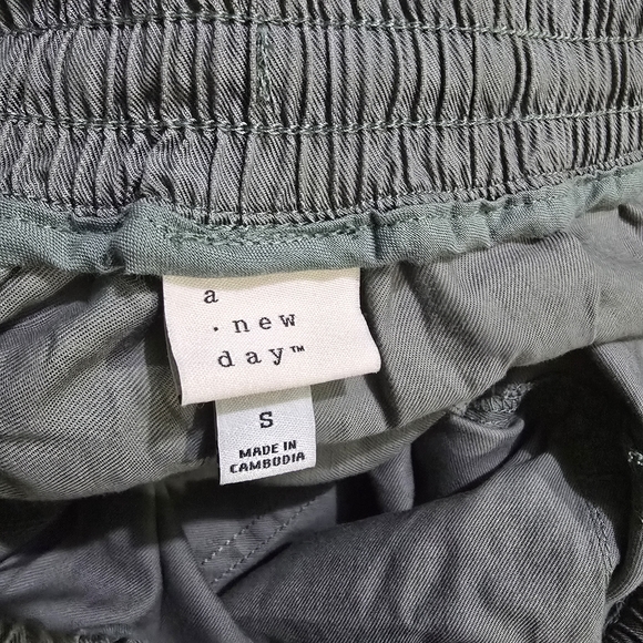 A New Day Olive Green Jogger Pants | Size Small | Elastic Waist Casual Pants - Picture 12 of 12